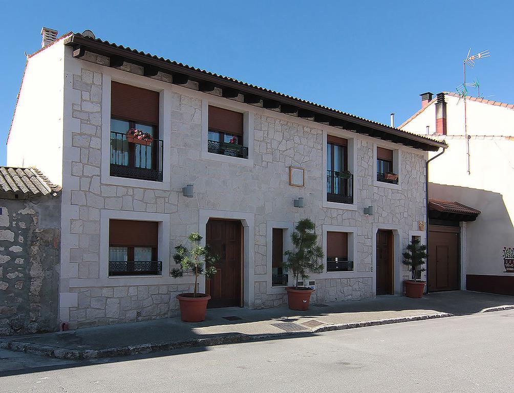 Apartamentos Turisticos Los Abuelos Montemayor de Pililla Exterior foto