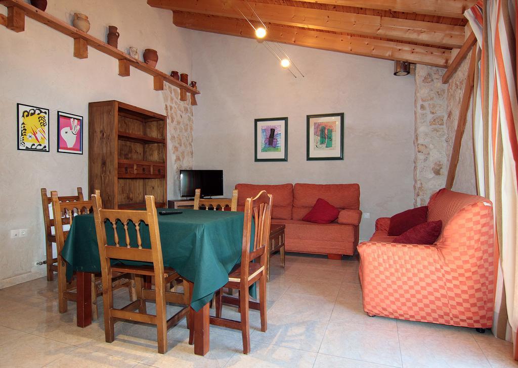 Apartamentos Turisticos Los Abuelos Montemayor de Pililla Exterior foto